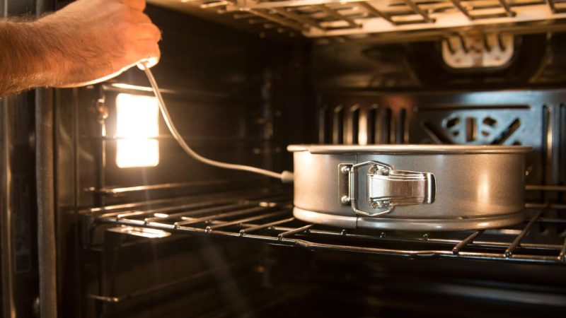 FirstBuild Precision Bakeware tells you when your cheesecake is ready