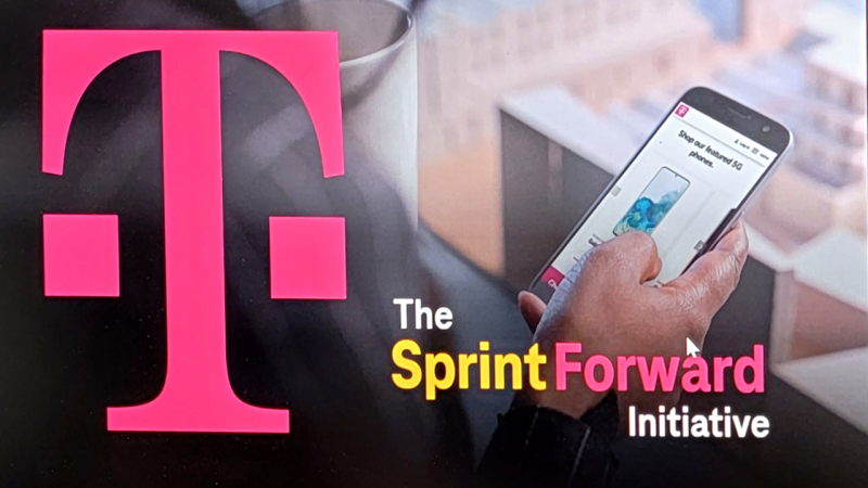 Sprint customers ebb as it awaits lifeline from T-Mobile